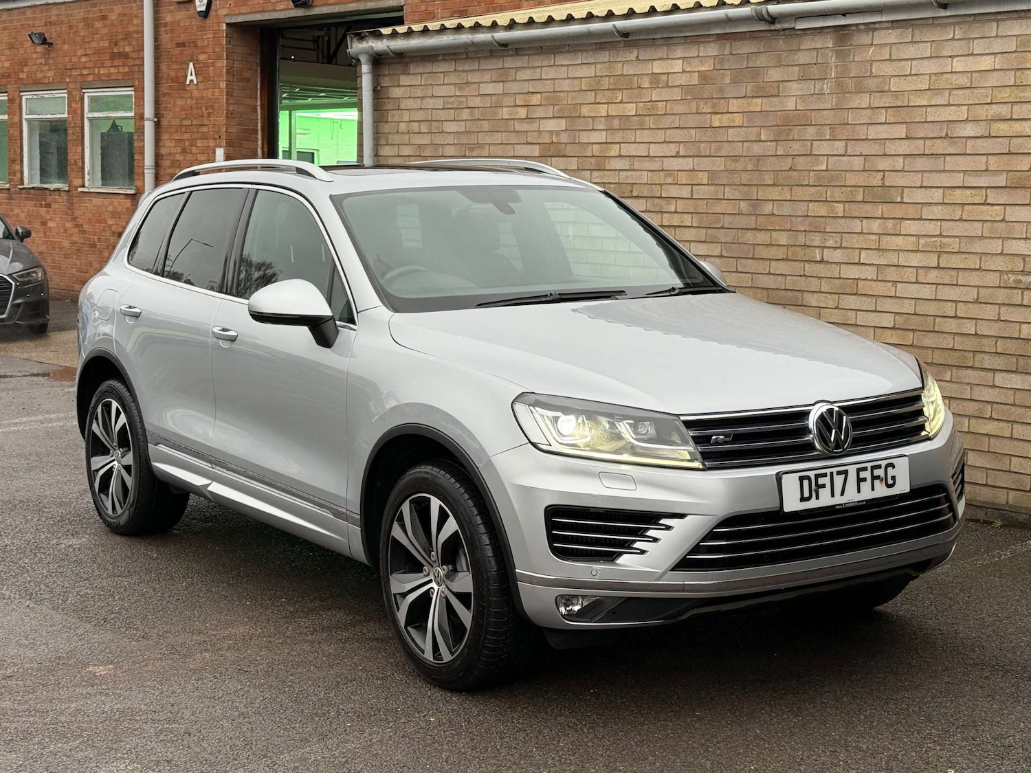 Used Volkswagen Touareg 2017 for sale - 77022440: Photo 4