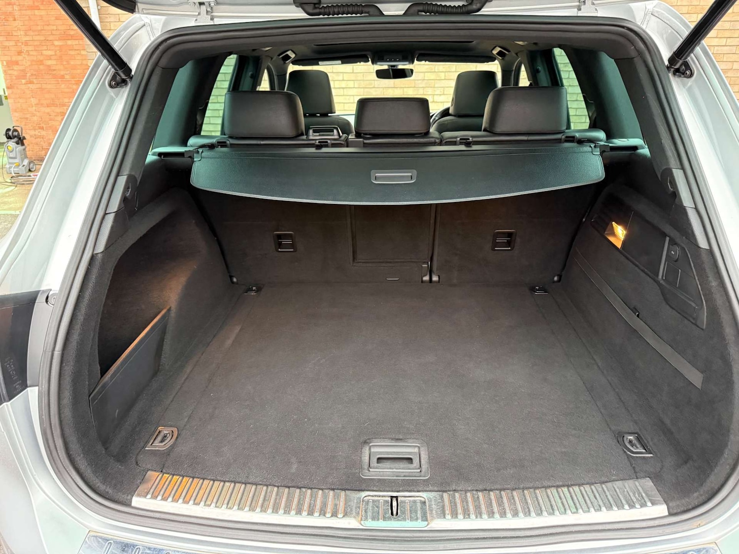 Used Volkswagen Touareg 2017 for sale - 77022440: Photo 40