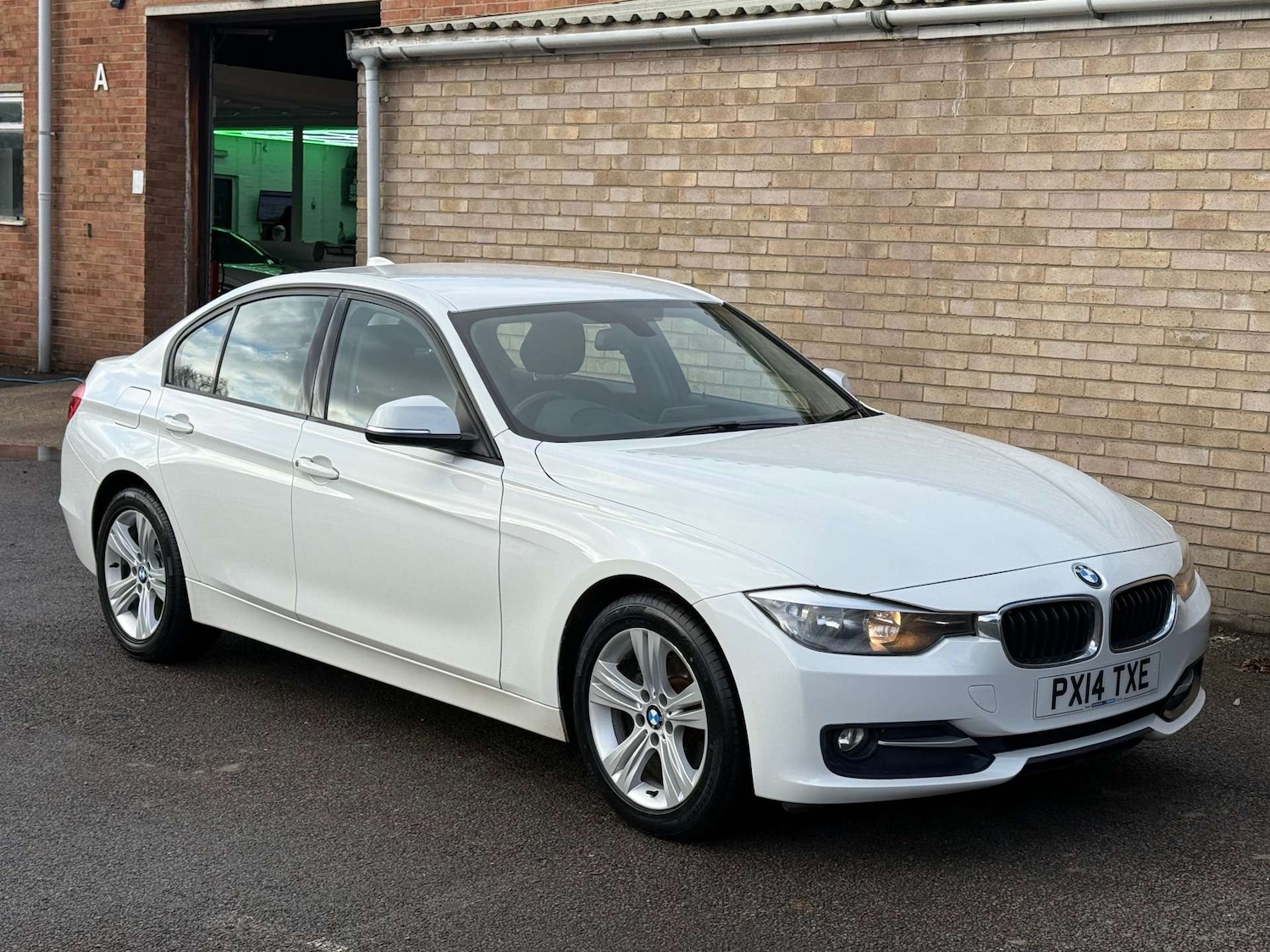 Used BMW 3 Series 2014 for sale - 77172476: Photo 3