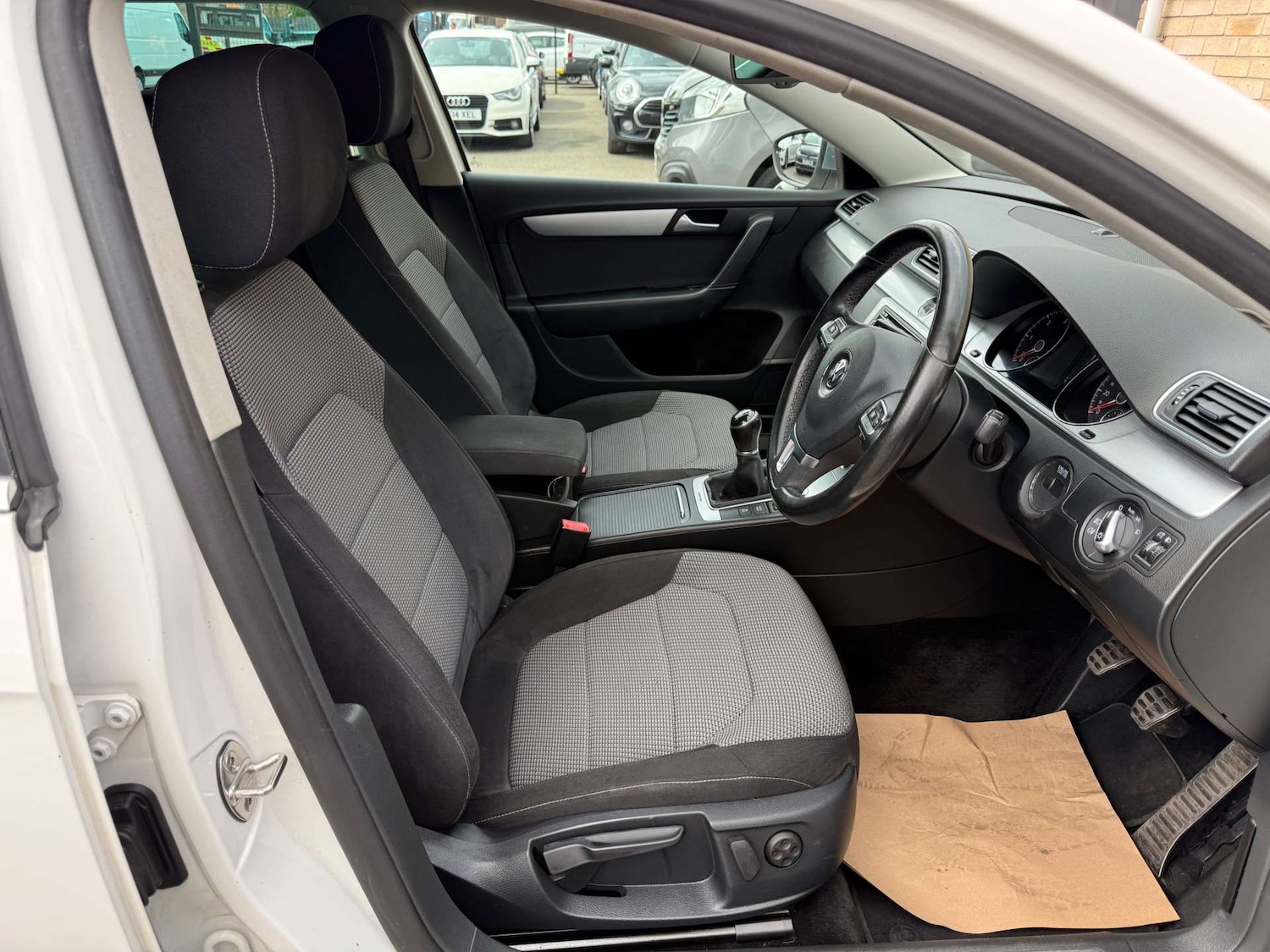 Used Volkswagen Passat 2014 for sale - 77033650: Photo 13