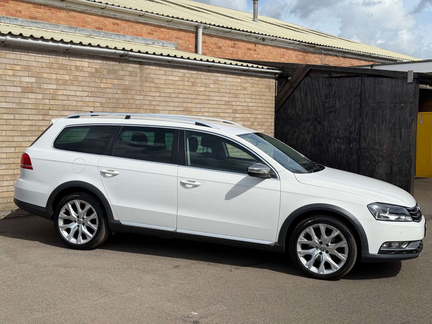 Used Volkswagen Passat 2014 for sale - 77033650: Photo 29