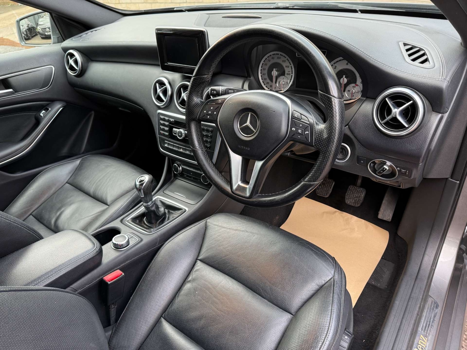 Used Mercedes-Benz A-Class 2013 for sale - 77545037: Photo 6