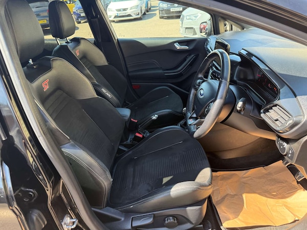 Used Ford Fiesta 2018 for sale - 75210122: Photo 10