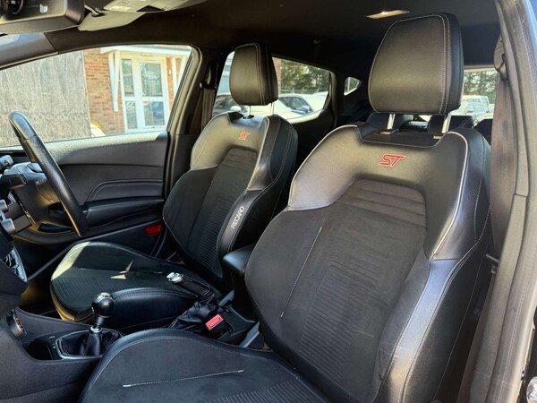 Used Ford Fiesta 2018 for sale - 75210122: Photo 25