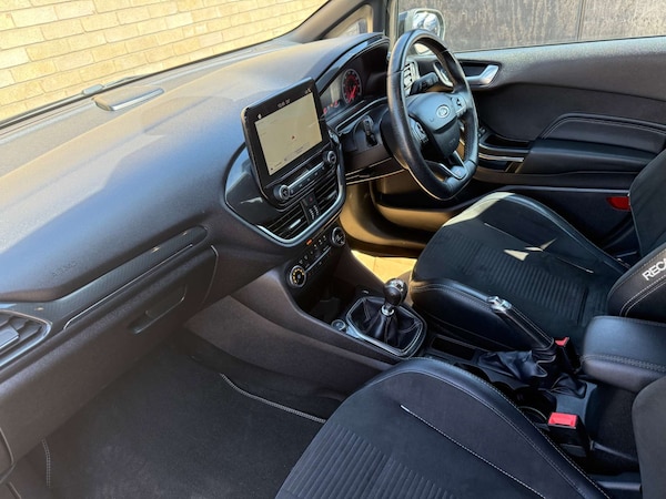 Used Ford Fiesta 2018 for sale - 75210122: Photo 3