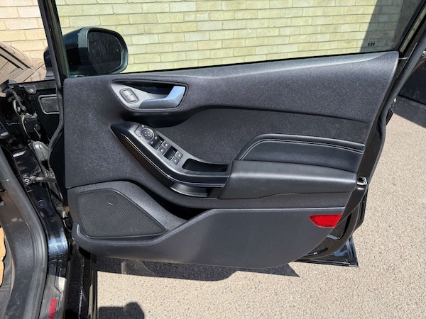 Used Ford Fiesta 2018 for sale - 75210122: Photo 44