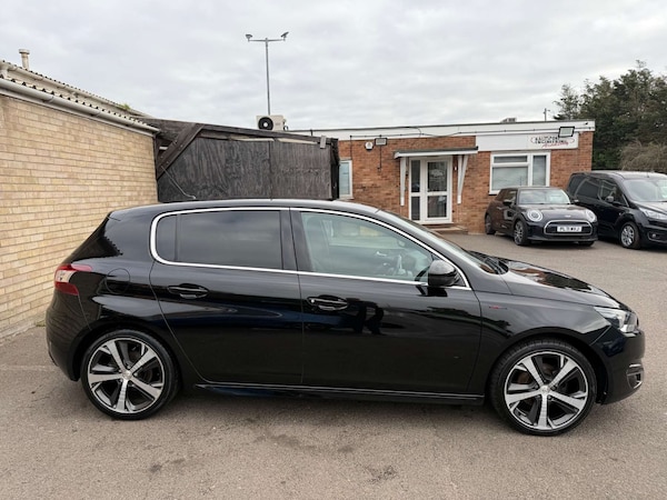 Used Peugeot 308 2017 for sale - 76304420: Photo 14