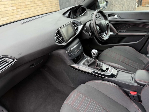 Used Peugeot 308 2017 for sale - 76304420: Photo 3