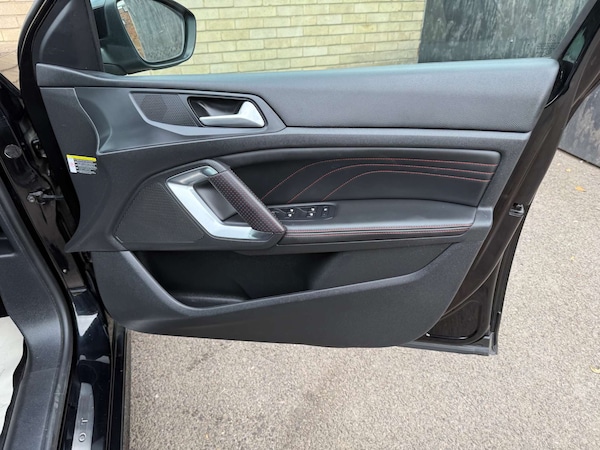 Used Peugeot 308 2017 for sale - 76304420: Photo 45