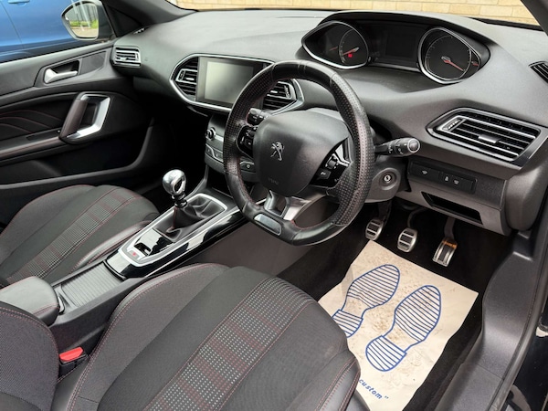 Used Peugeot 308 2017 for sale - 76304420: Photo 5