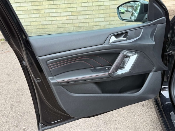 Used Peugeot 308 2017 for sale - 76304420: Photo 62