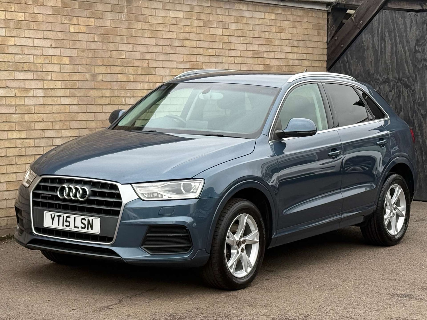 Used Audi Q3 2015 for sale - 76949878: Photo 1