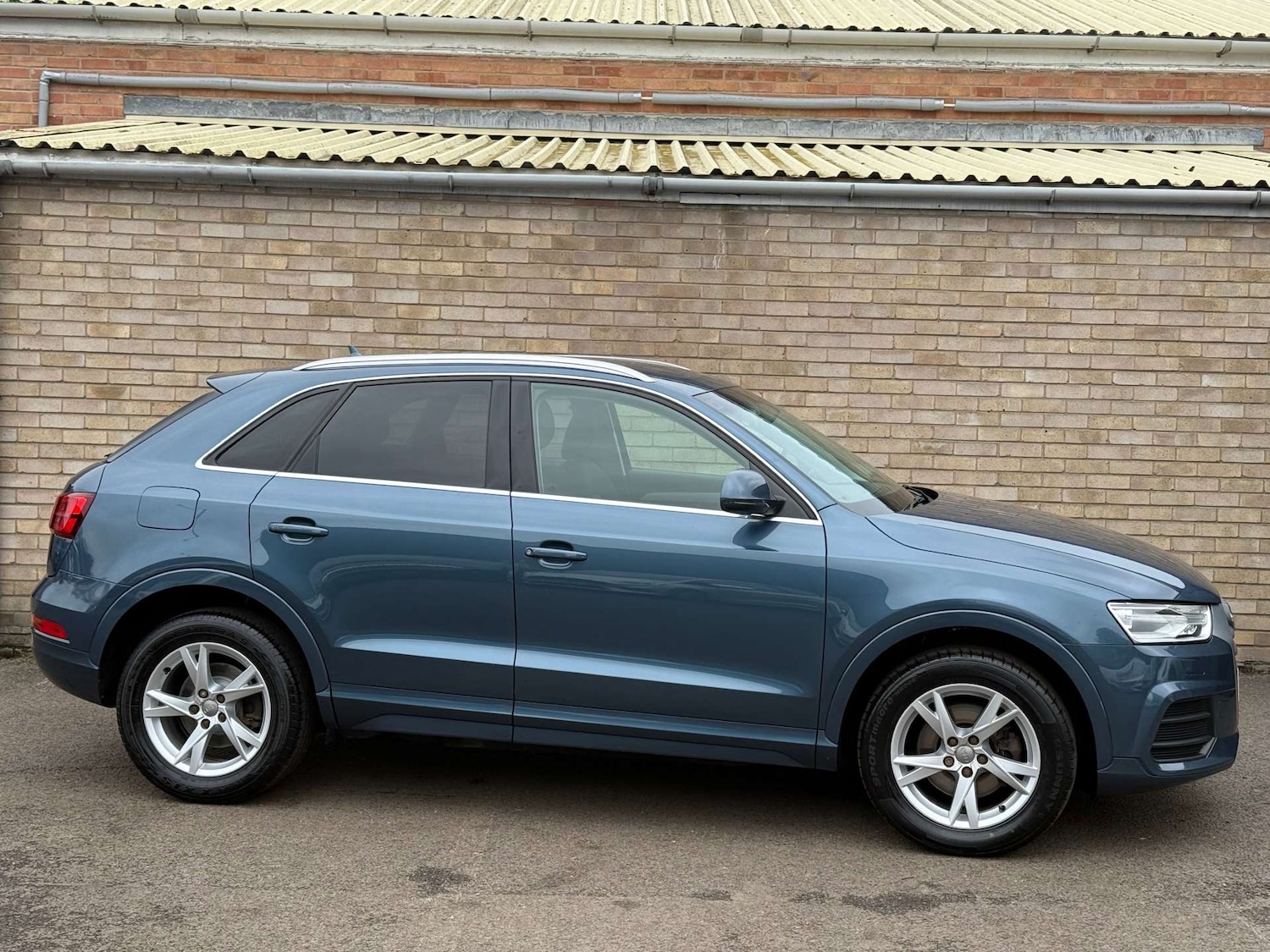 Used Audi Q3 2015 for sale - 76949878: Photo 27