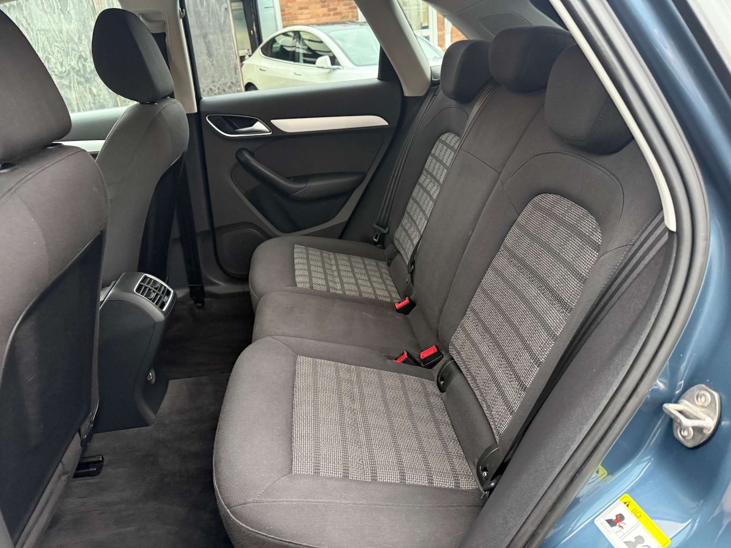 Used Audi Q3 2015 for sale - 76949878: Photo 29