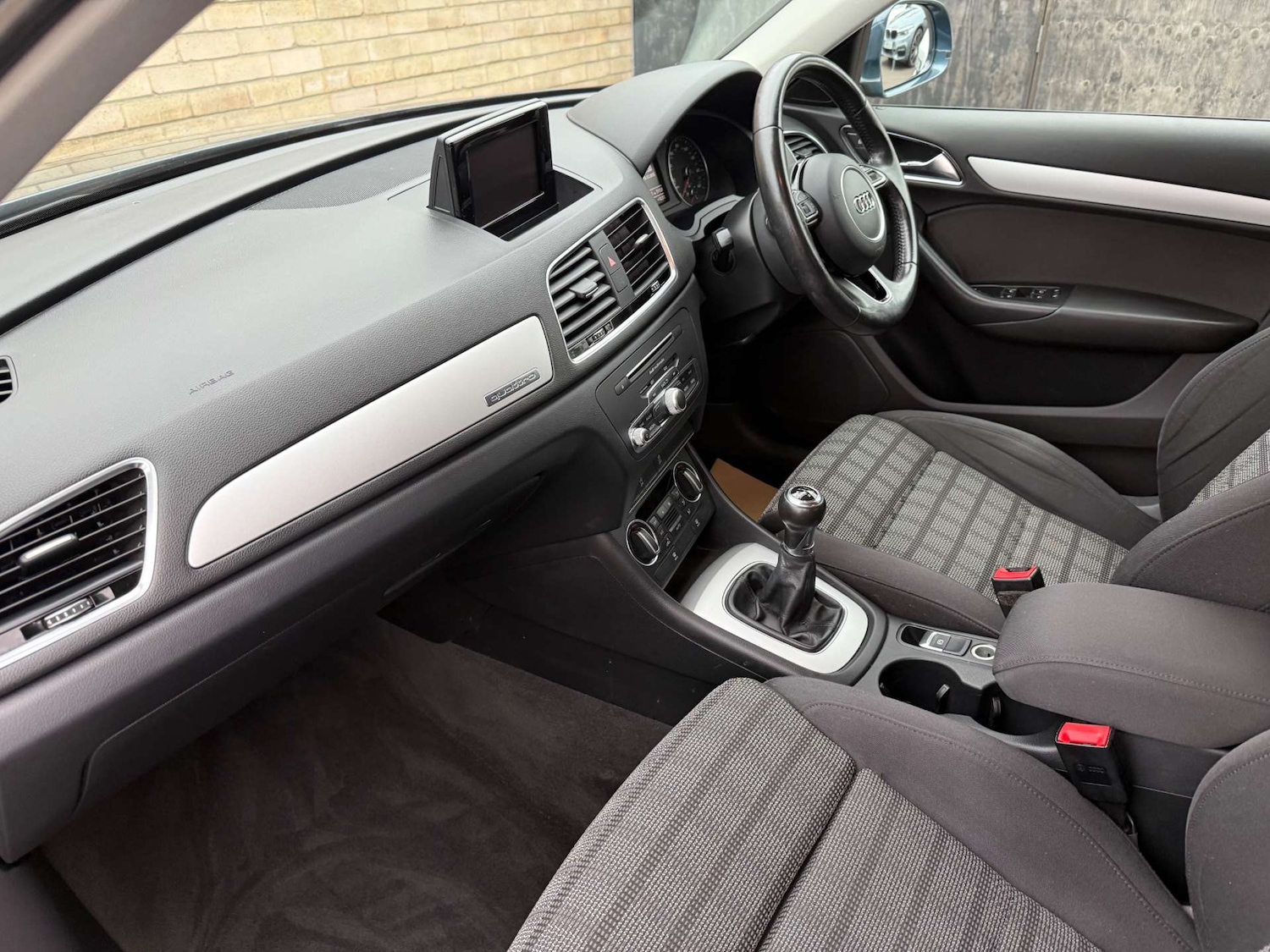 Used Audi Q3 2015 for sale - 76949878: Photo 3