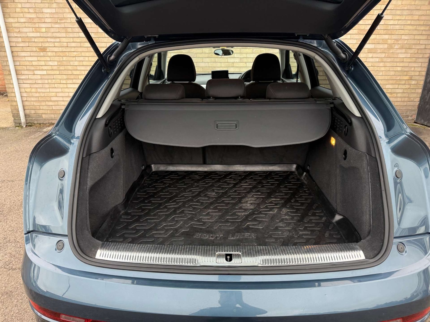 Used Audi Q3 2015 for sale - 76949878: Photo 42