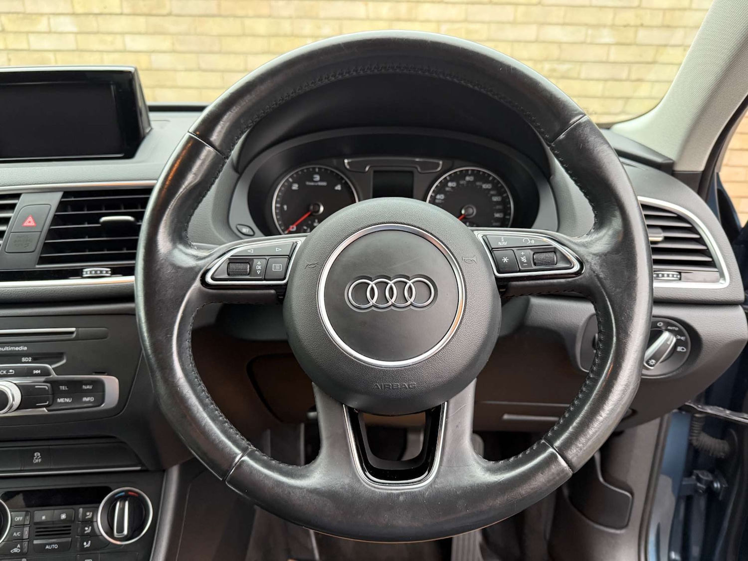 Used Audi Q3 2015 for sale - 76949878: Photo 45