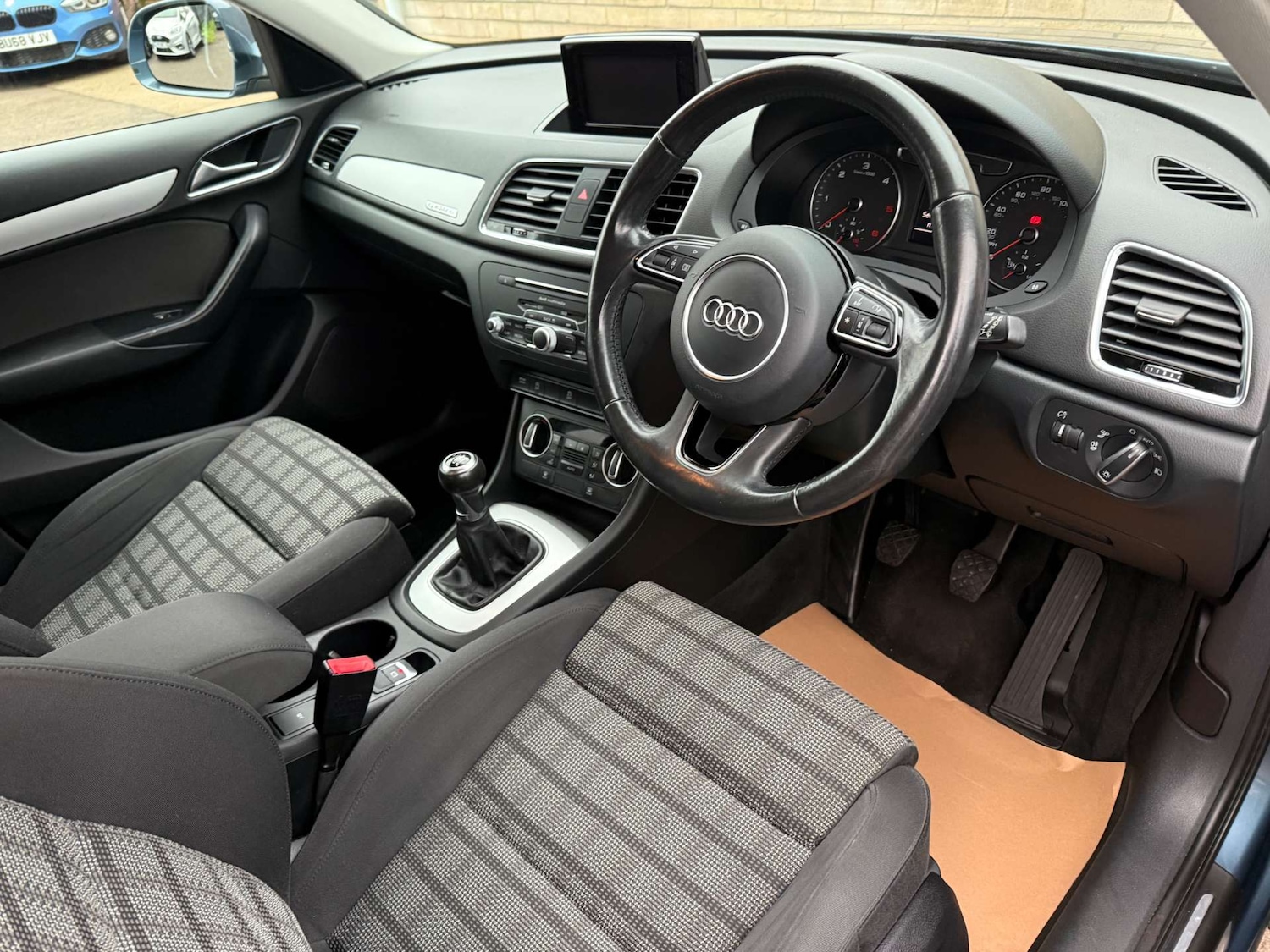 Used Audi Q3 2015 for sale - 76949878: Photo 5