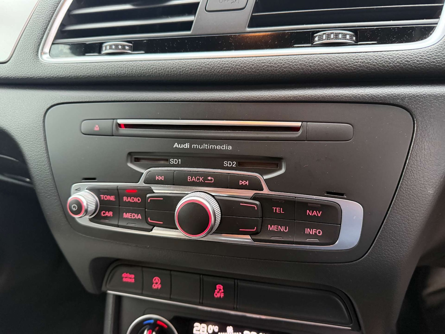 Used Audi Q3 2015 for sale - 76949878: Photo 53