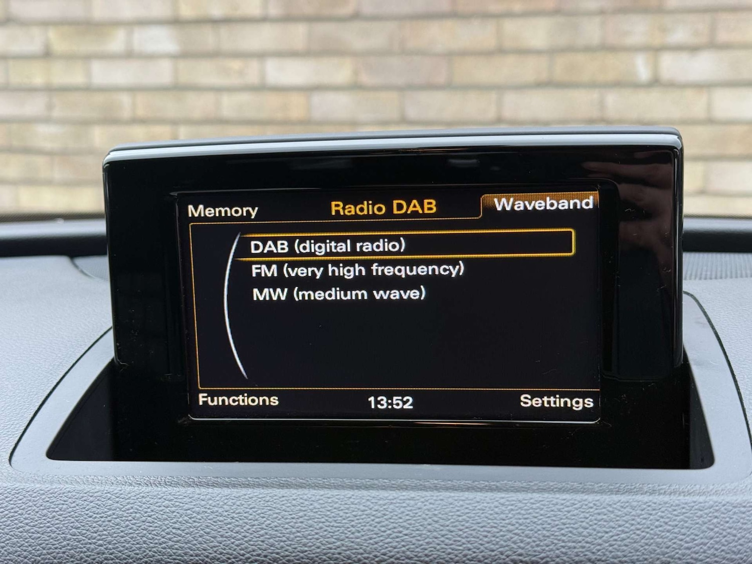 Used Audi Q3 2015 for sale - 76949878: Photo 54