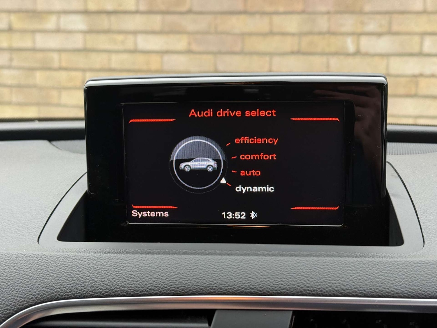 Used Audi Q3 2015 for sale - 76949878: Photo 57