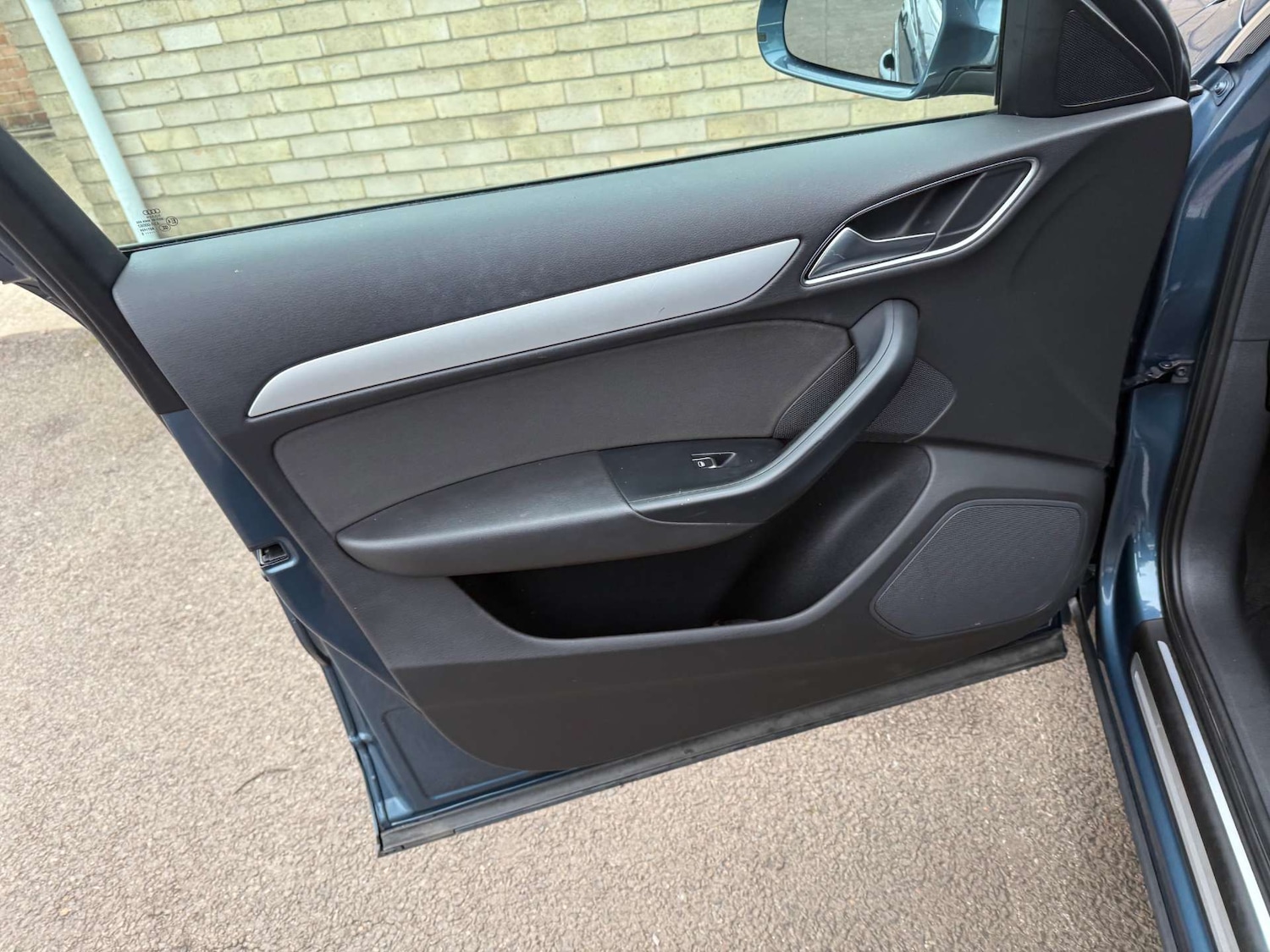 Used Audi Q3 2015 for sale - 76949878: Photo 60