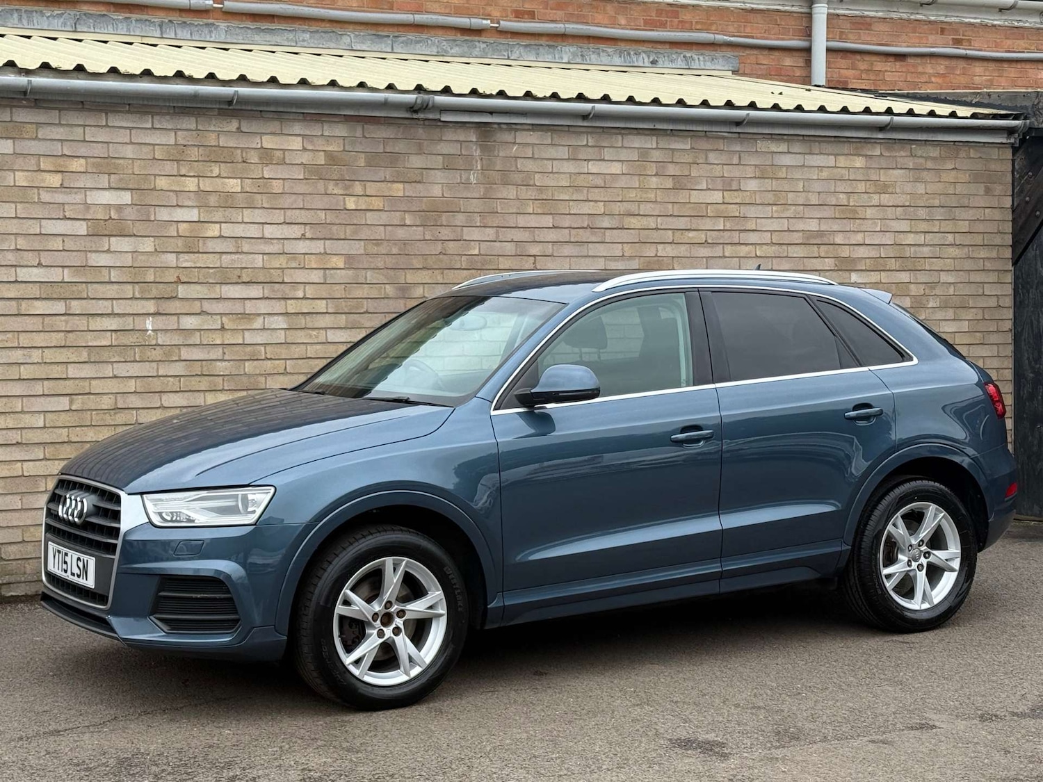 Used Audi Q3 2015 for sale - 76949878: Photo 9