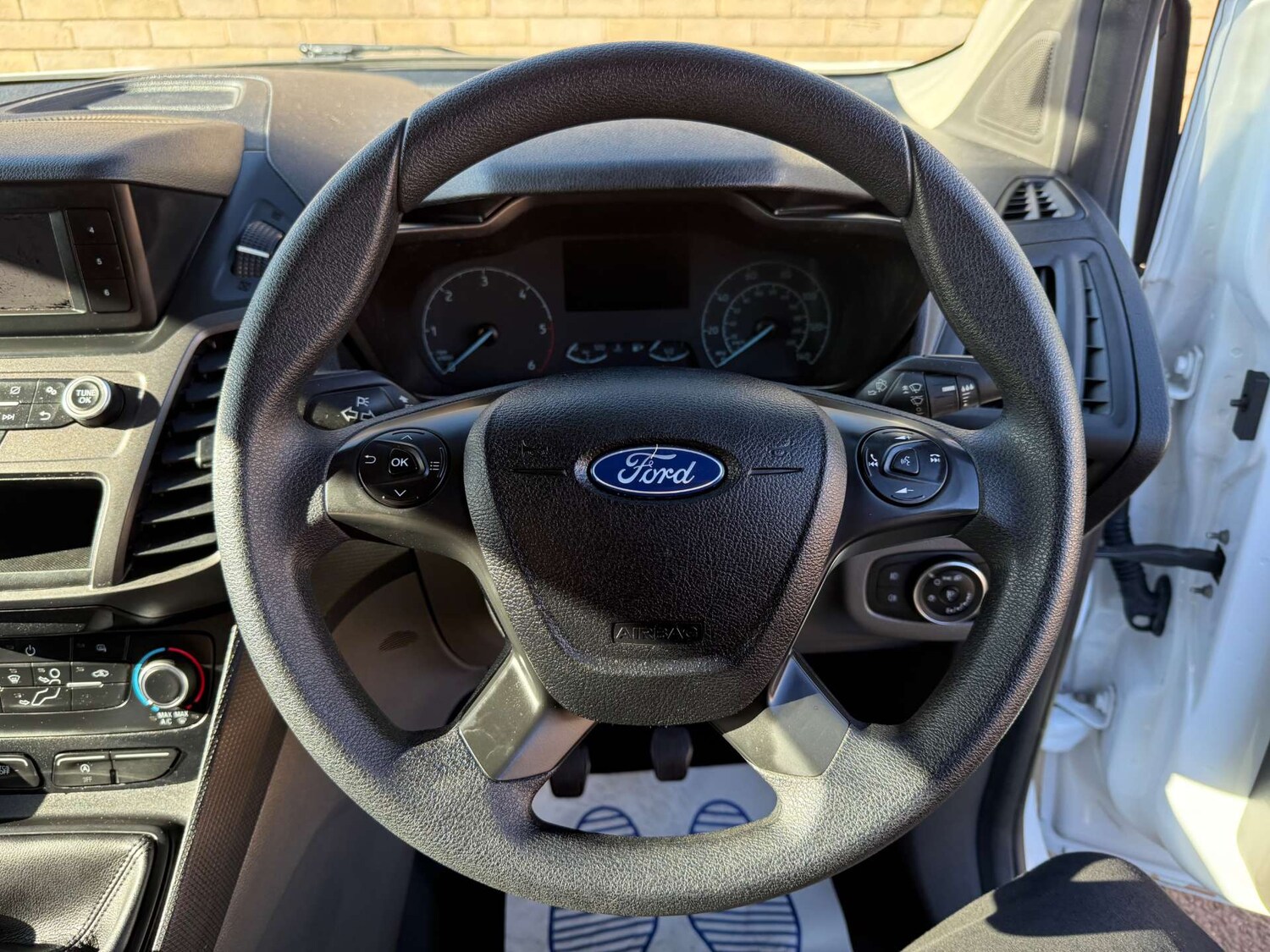 Used Ford Transit Connect 2018 for sale - 76184945: Photo 46