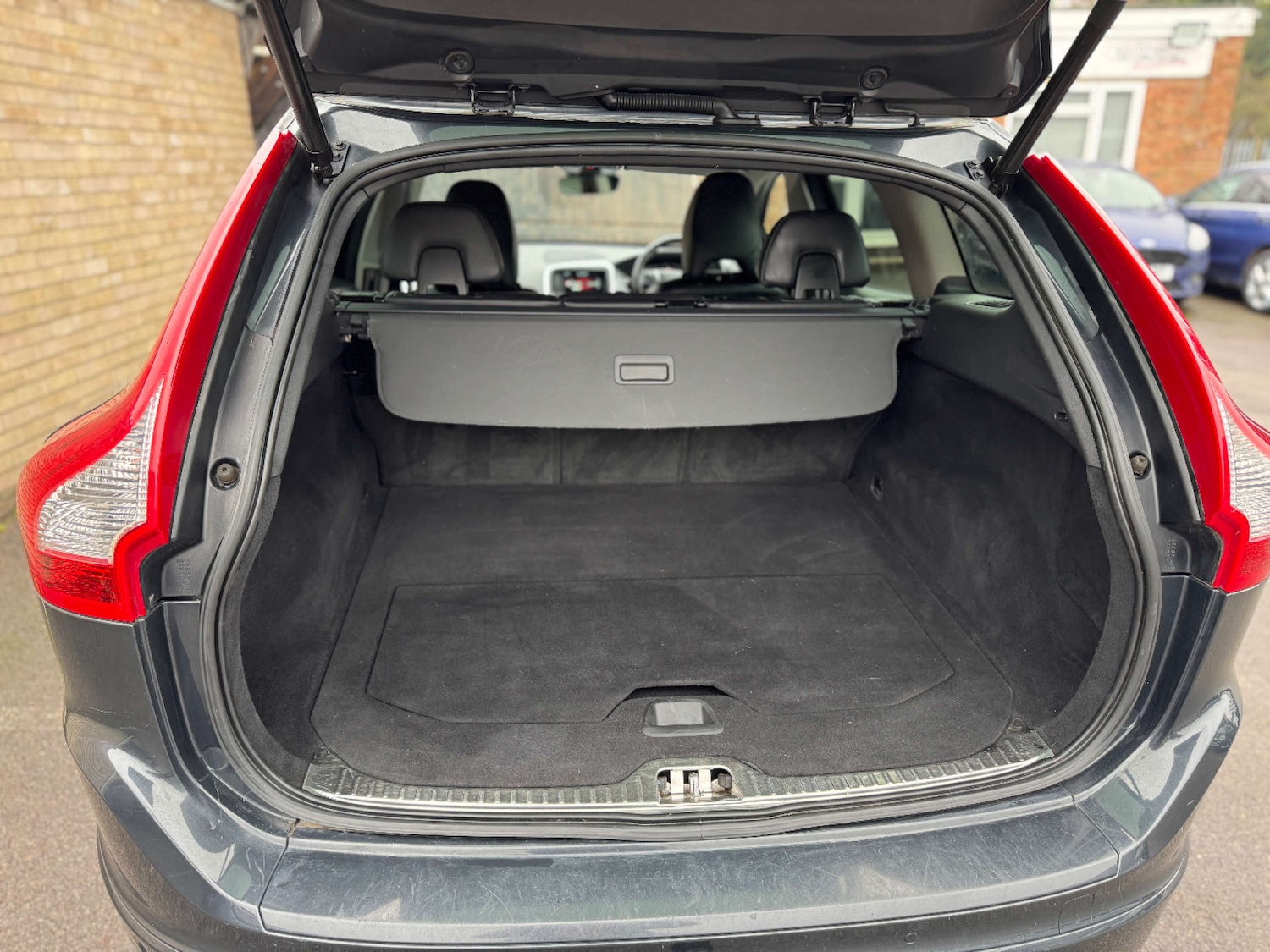 Used Volvo XC60 2016 for sale - 77224827: Photo 35