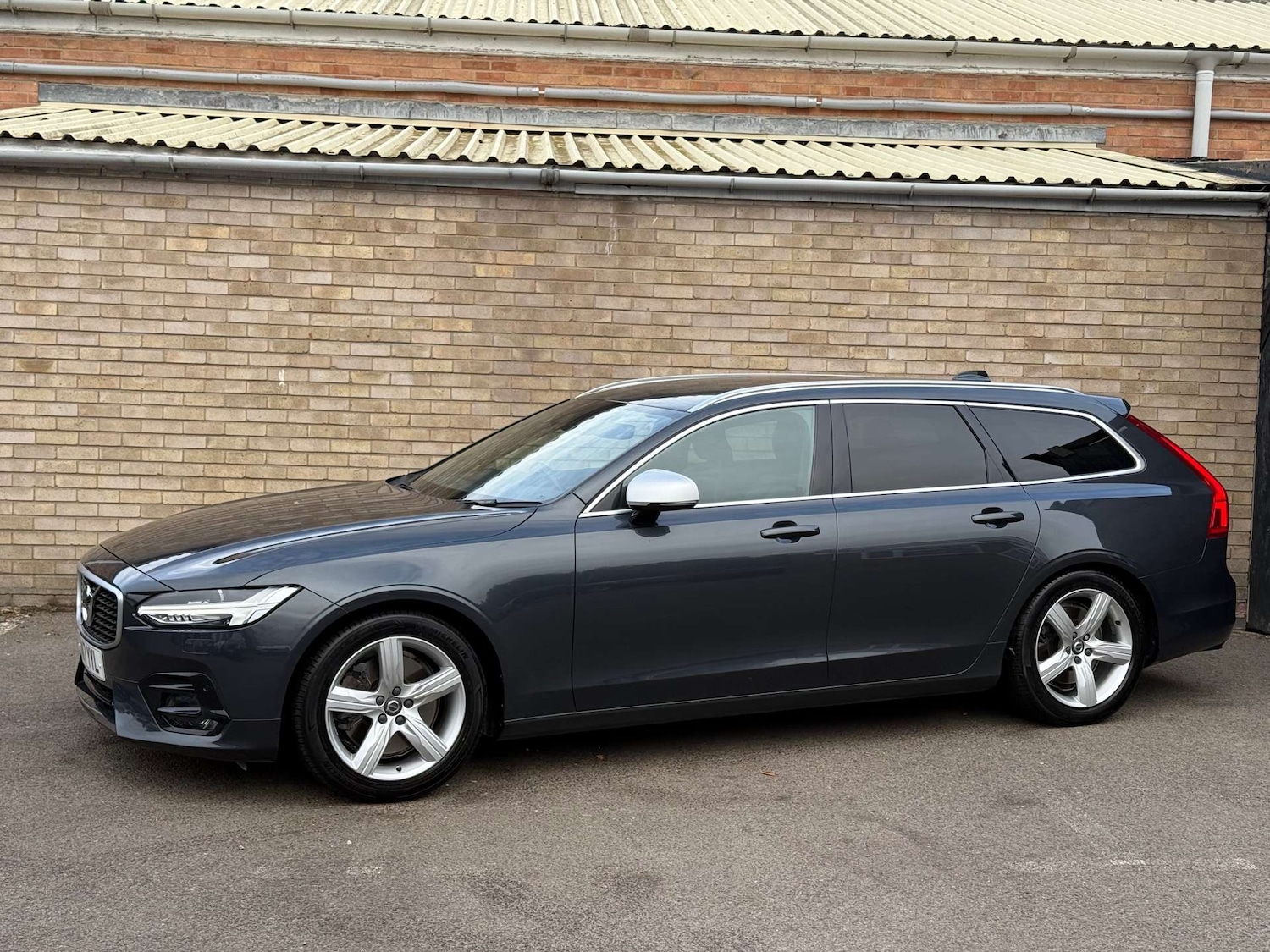 Used Volvo V90 2017 for sale - 76197210: Photo 24