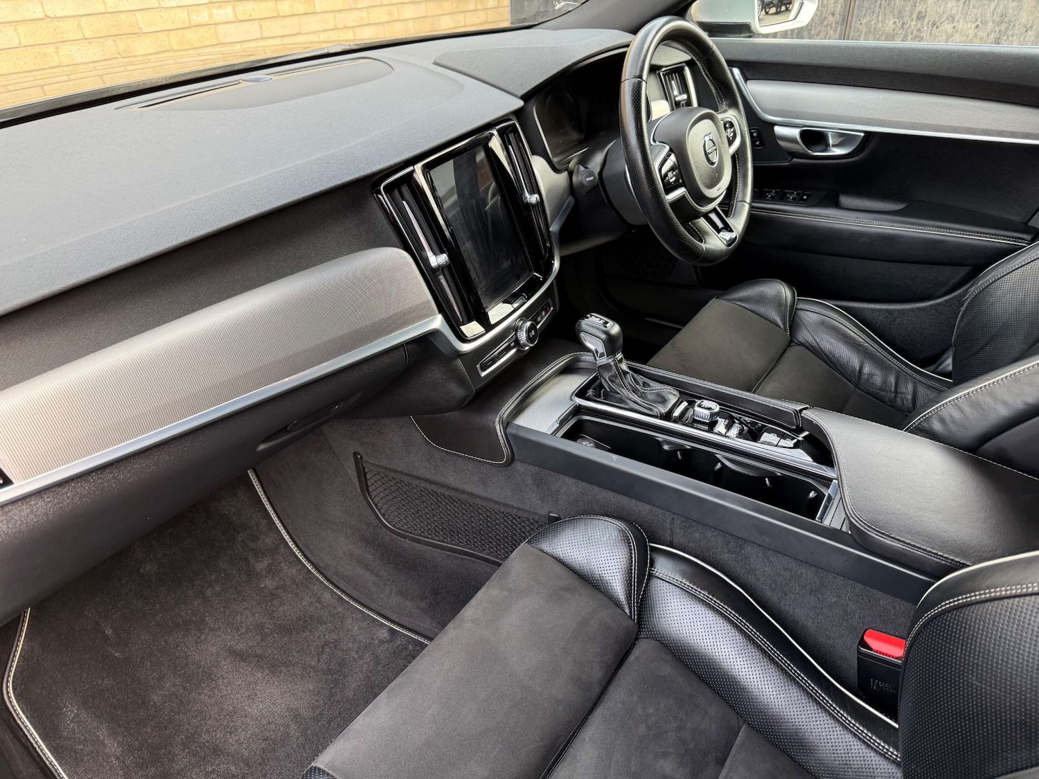 Used Volvo V90 2017 for sale - 76197210: Photo 3