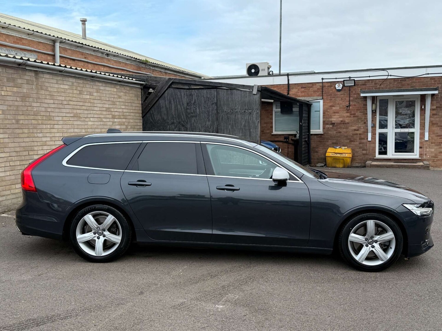 Used Volvo V90 2017 for sale - 76197210: Photo 31