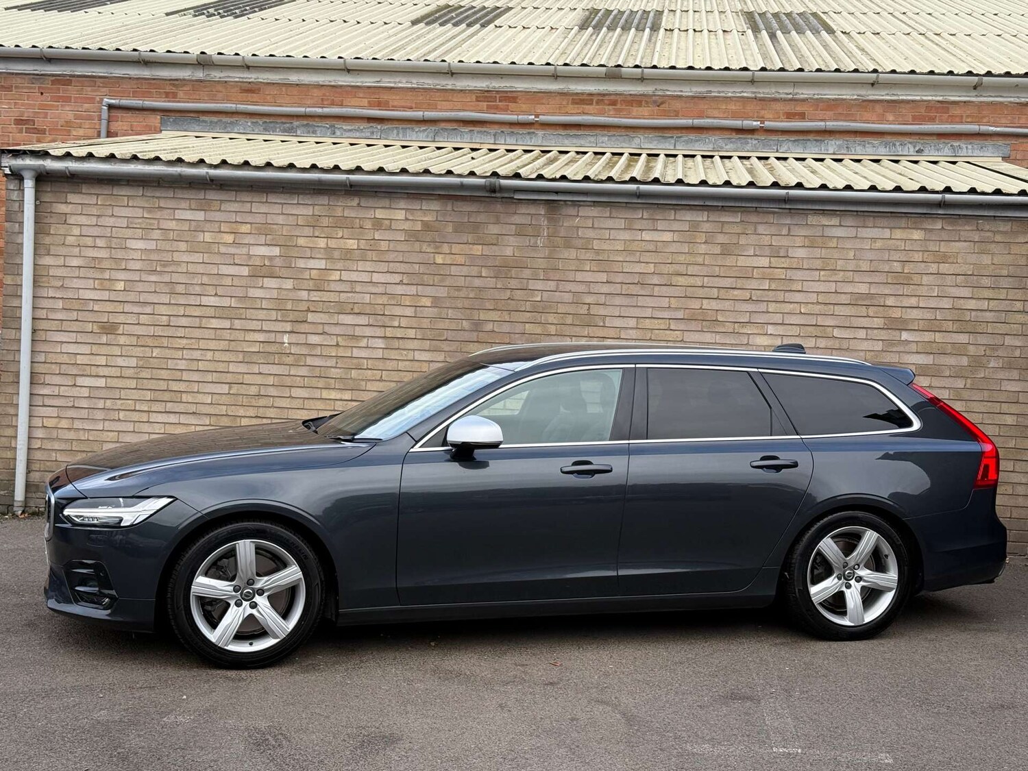 Used Volvo V90 2017 for sale - 76197210: Photo 32