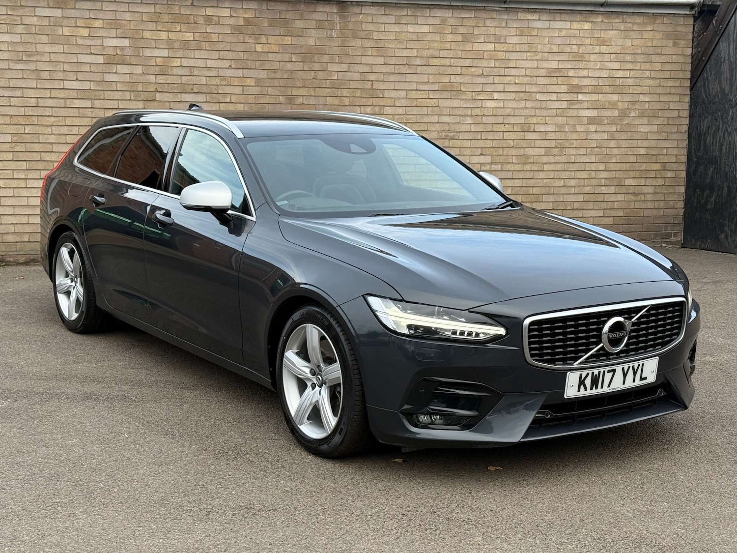 Used Volvo V90 2017 for sale - 76197210: Photo 4