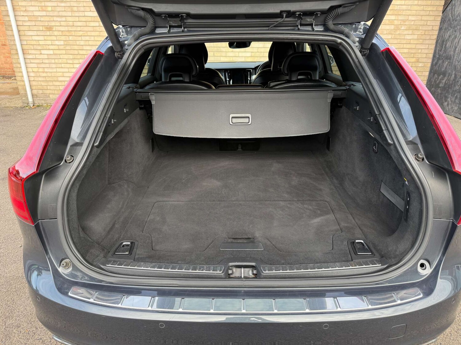 Used Volvo V90 2017 for sale - 76197210: Photo 41