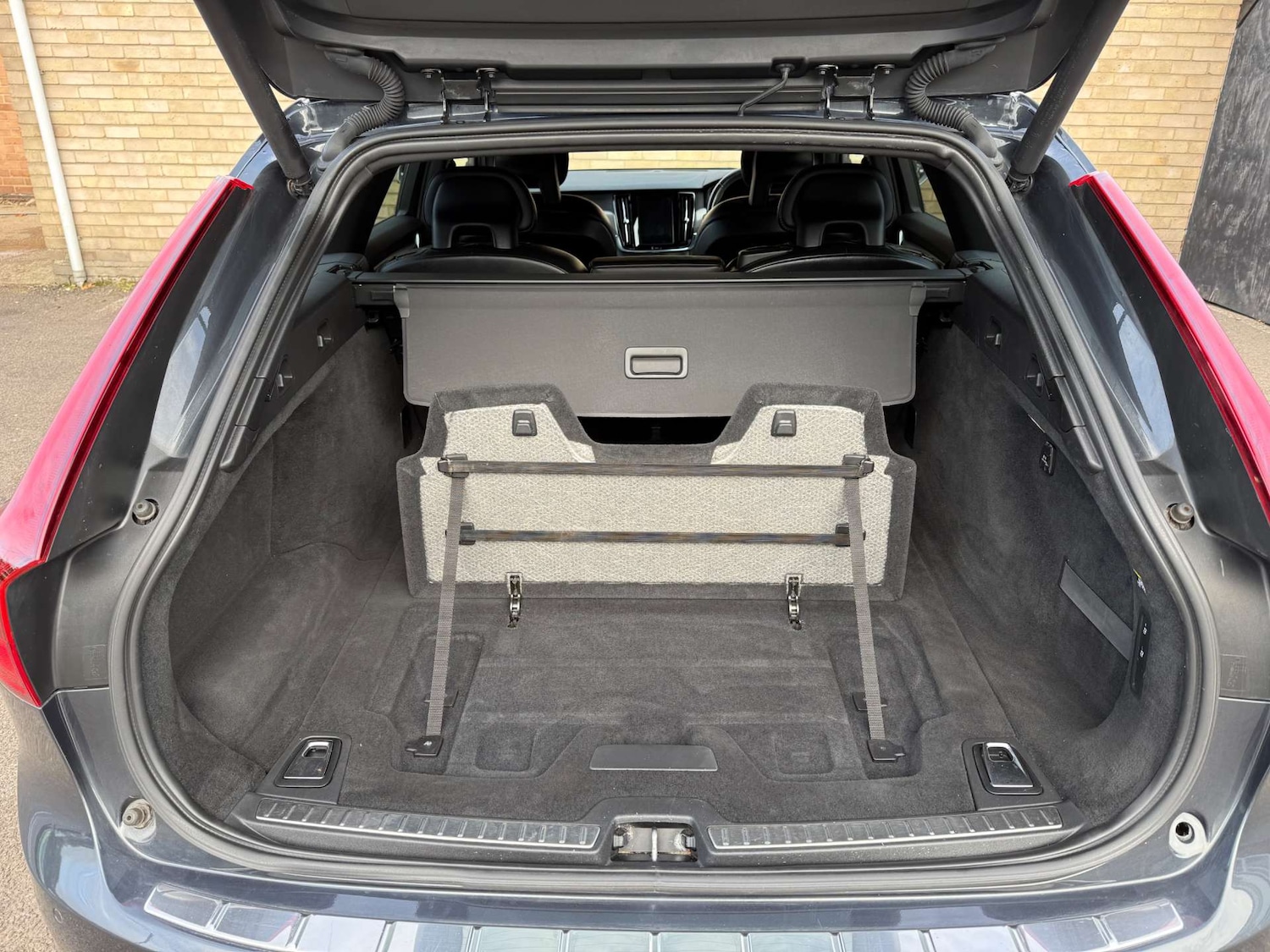 Used Volvo V90 2017 for sale - 76197210: Photo 42