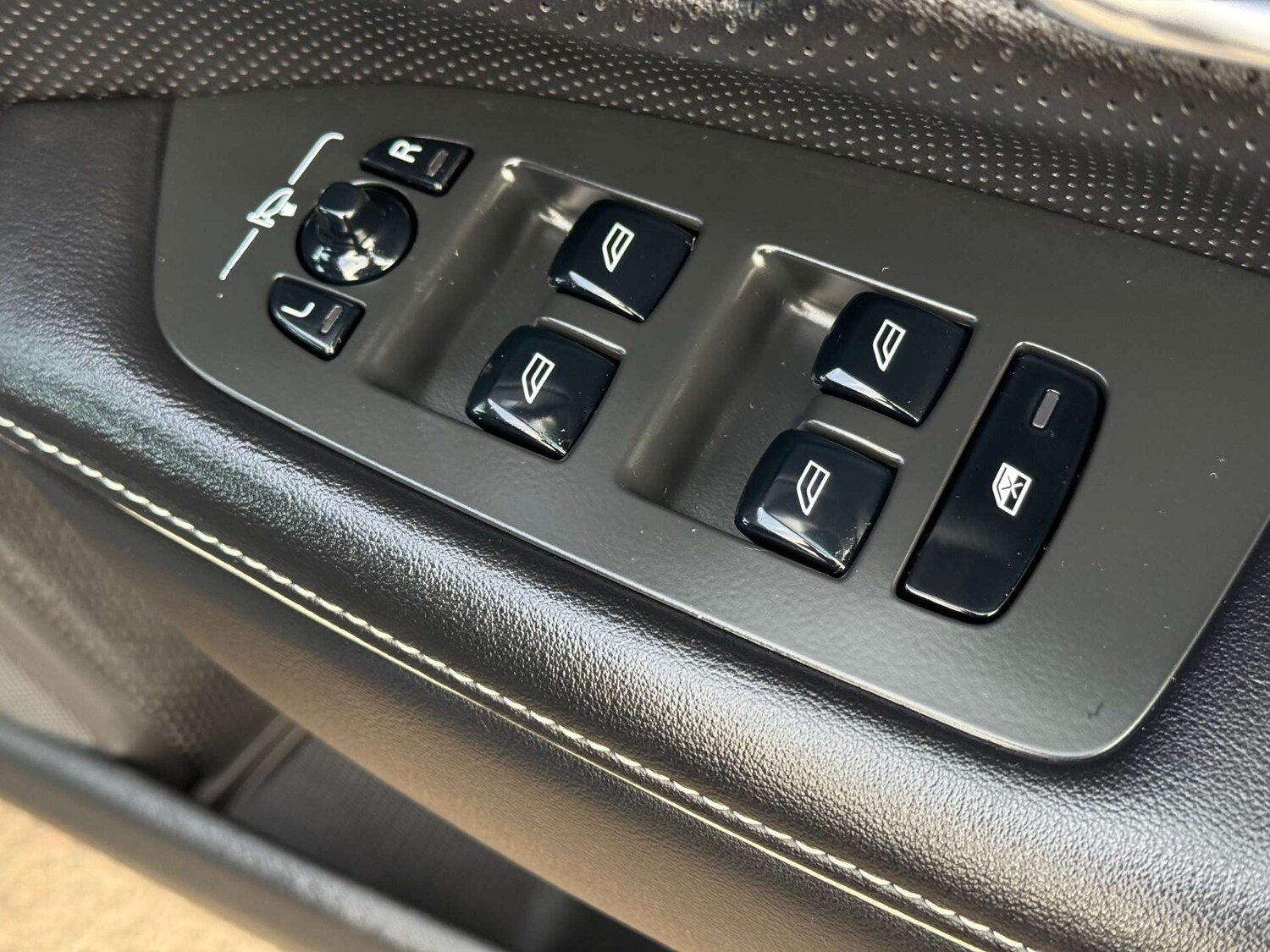 Used Volvo V90 2017 for sale - 76197210: Photo 45