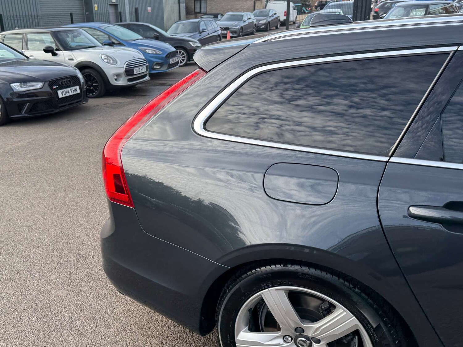 Used Volvo V90 2017 for sale - 76197210: Photo 76