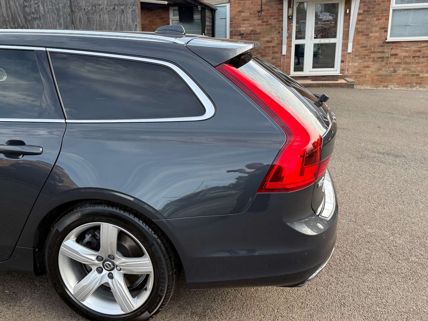 Used Volvo V90 2017 for sale - 76197210: Photo 81