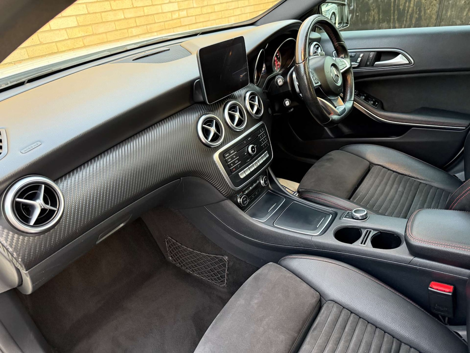 Used Mercedes-Benz A-Class 2017 for sale - 77172468: Photo 2