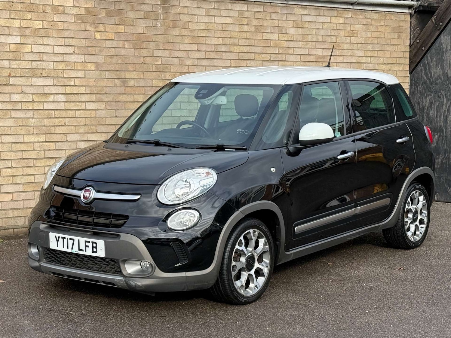 Used Fiat 500L 2017 for sale - 76451746: Photo 1