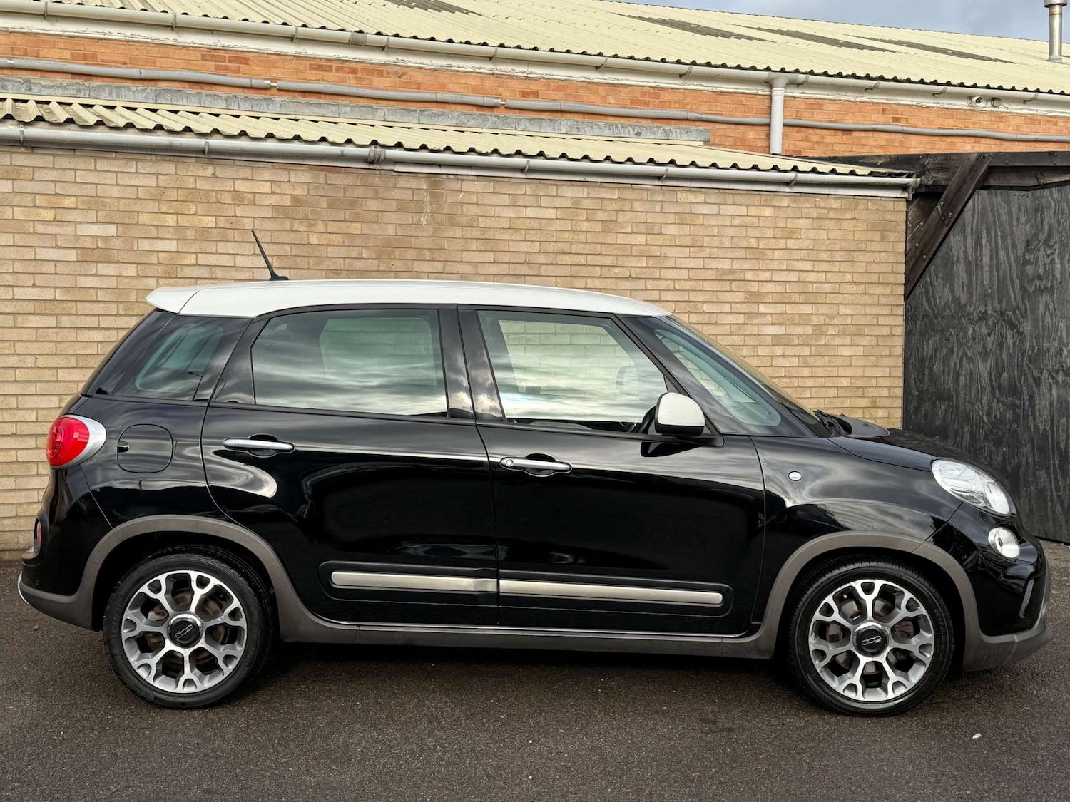 Used Fiat 500L 2017 for sale - 76451746: Photo 29