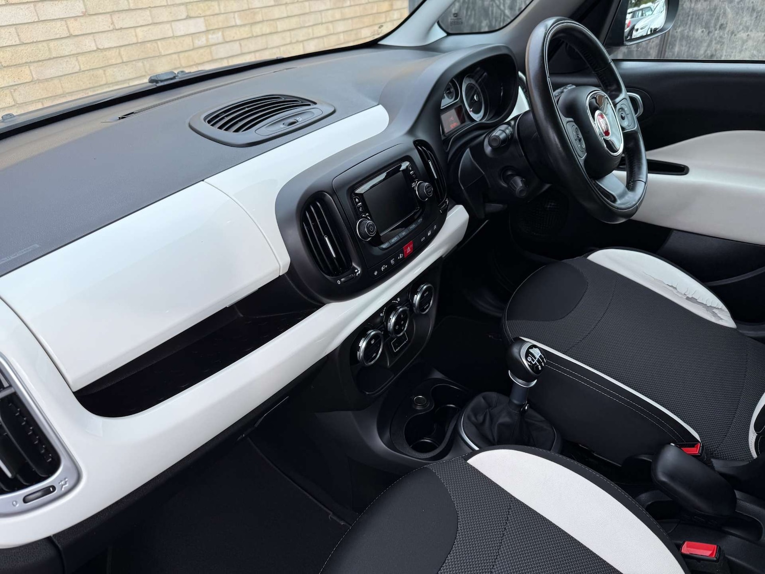 Used Fiat 500L 2017 for sale - 76451746: Photo 3