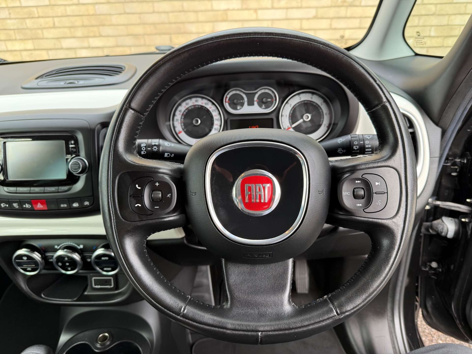 Used Fiat 500L 2017 for sale - 76451746: Photo 47