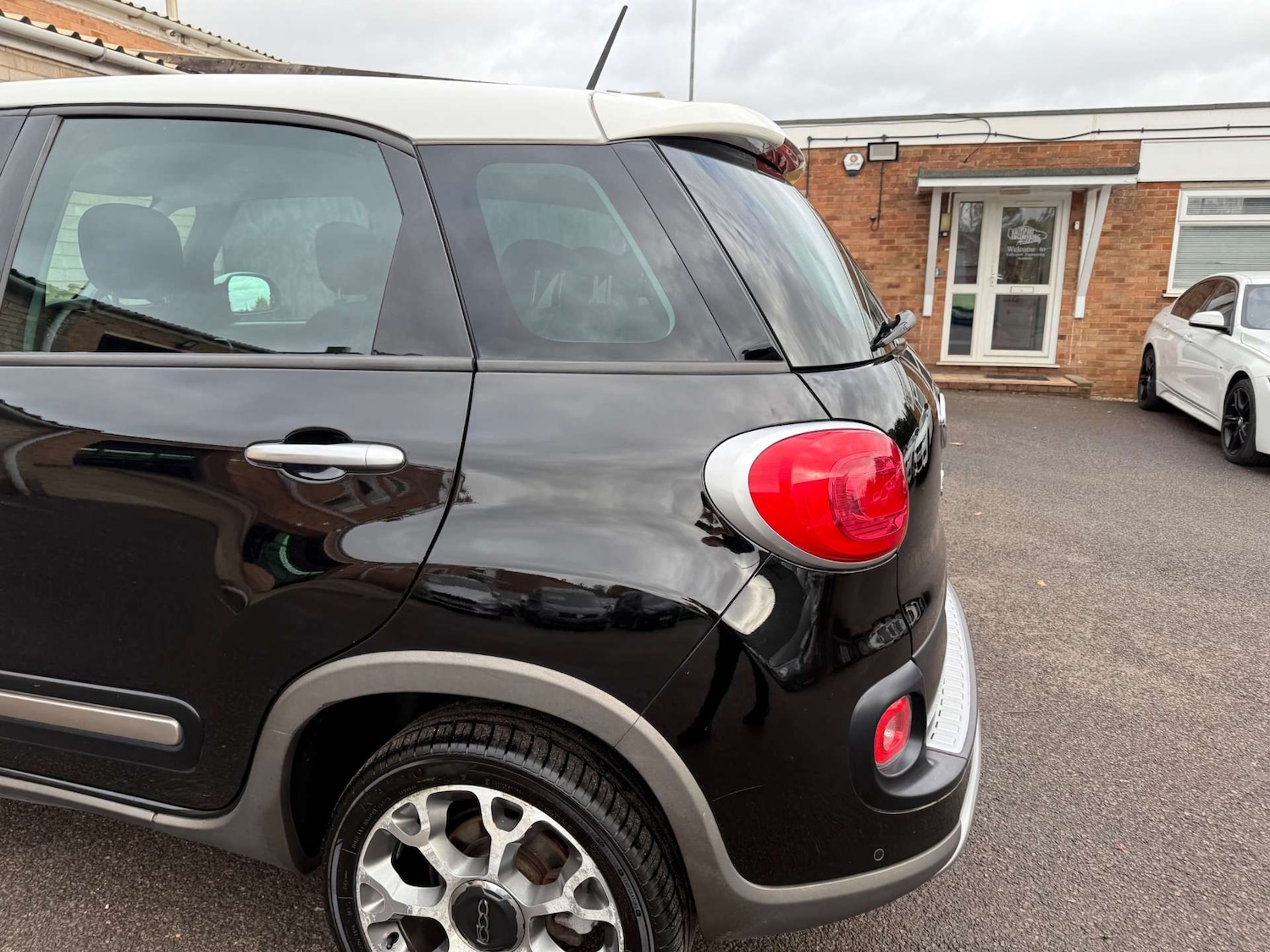 Used Fiat 500L 2017 for sale - 76451746: Photo 74