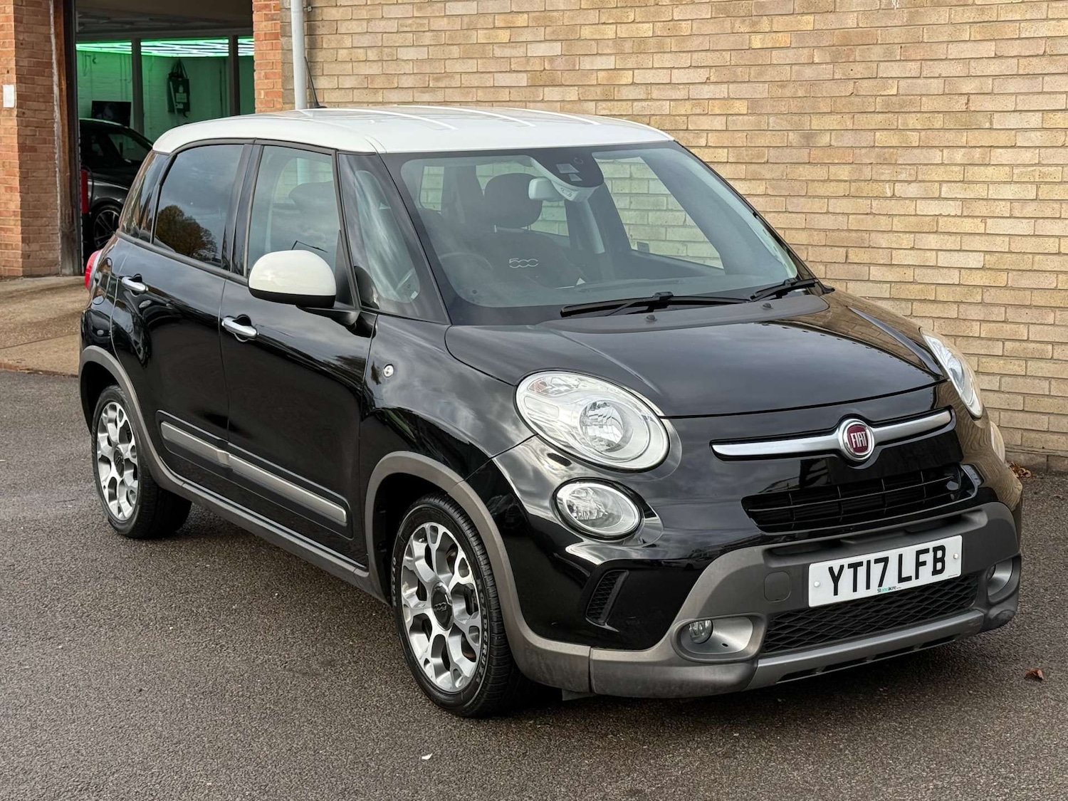 Used Fiat 500L 2017 for sale - 76451746: Photo 9