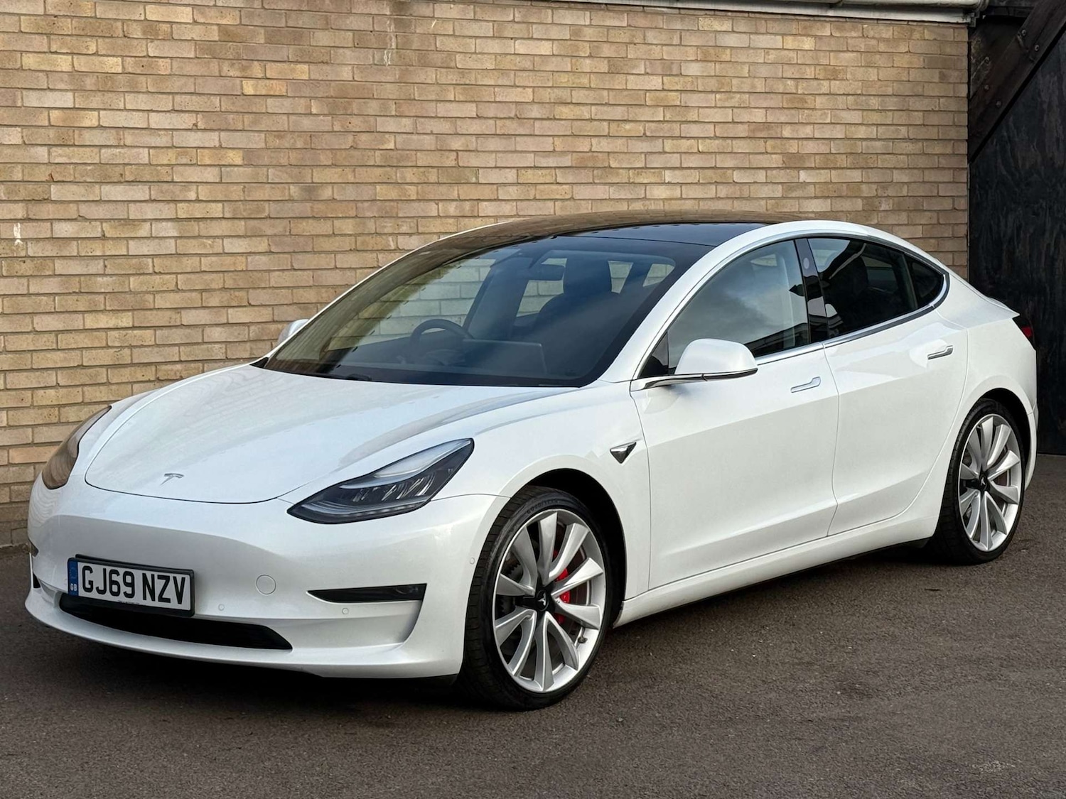 Used Tesla Model 3 2019 for sale - 76255877: Photo 1