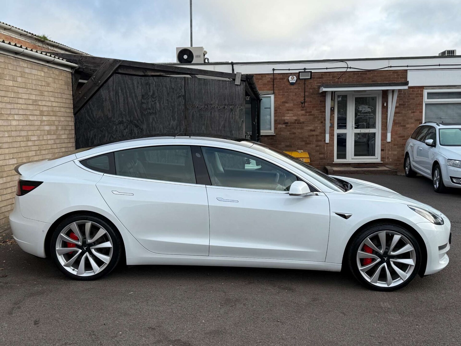Used Tesla Model 3 2019 for sale - 76255877: Photo 17