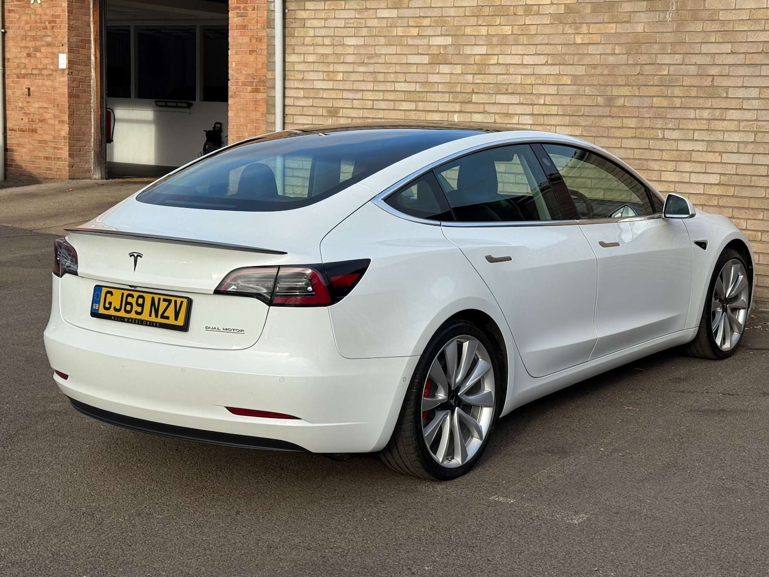 Used Tesla Model 3 2019 for sale - 76255877: Photo 32