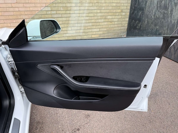 Used Tesla Model 3 2019 for sale - 76255877: Photo 43